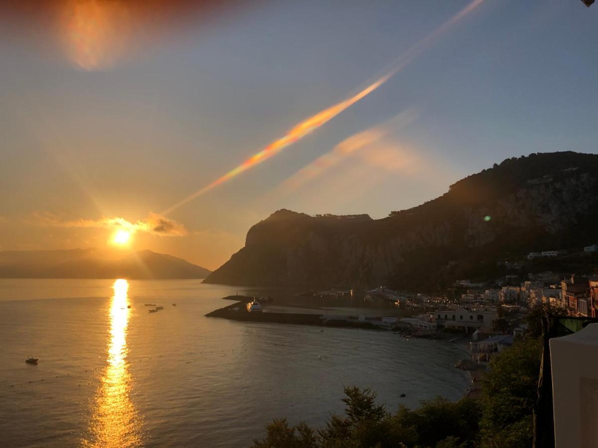 カプリLa Baia Di Napoliアパートメント エクステリア 写真