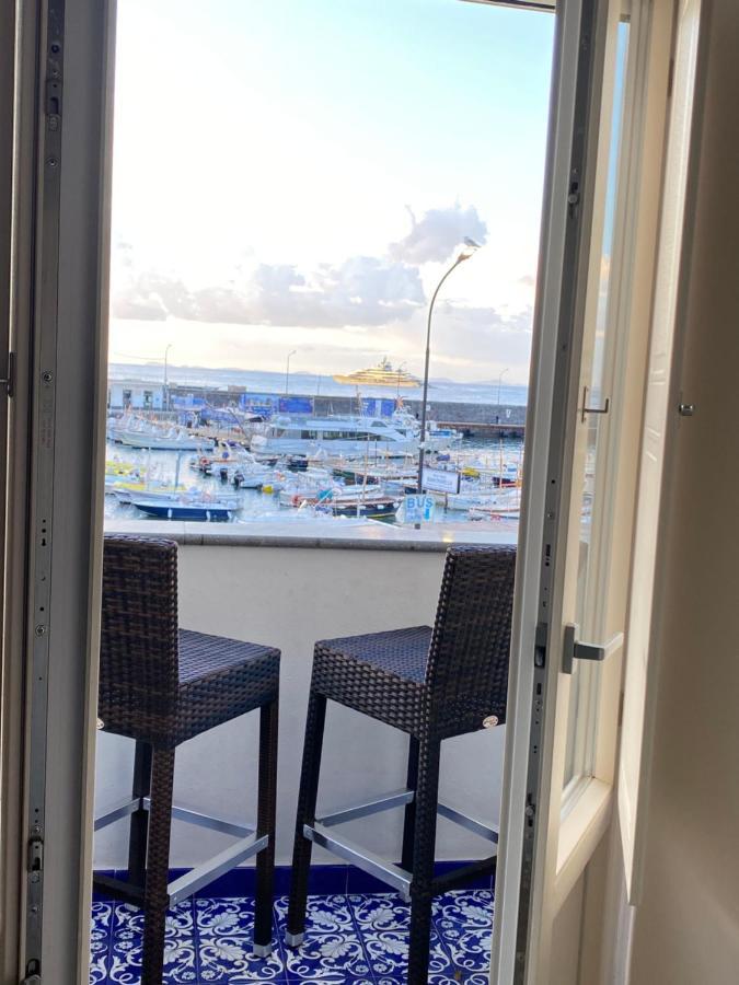 カプリLa Baia Di Napoliアパートメント エクステリア 写真