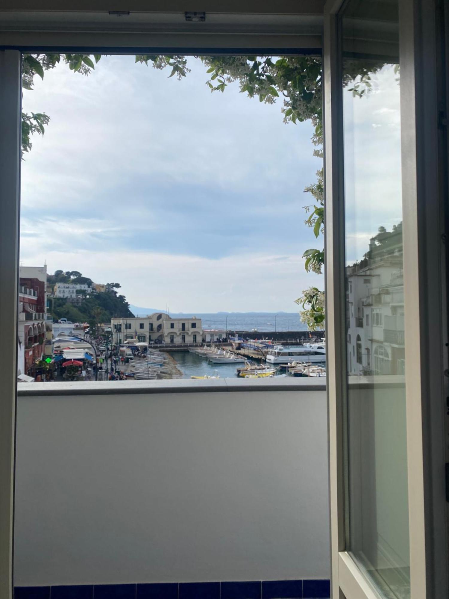 カプリLa Baia Di Napoliアパートメント エクステリア 写真